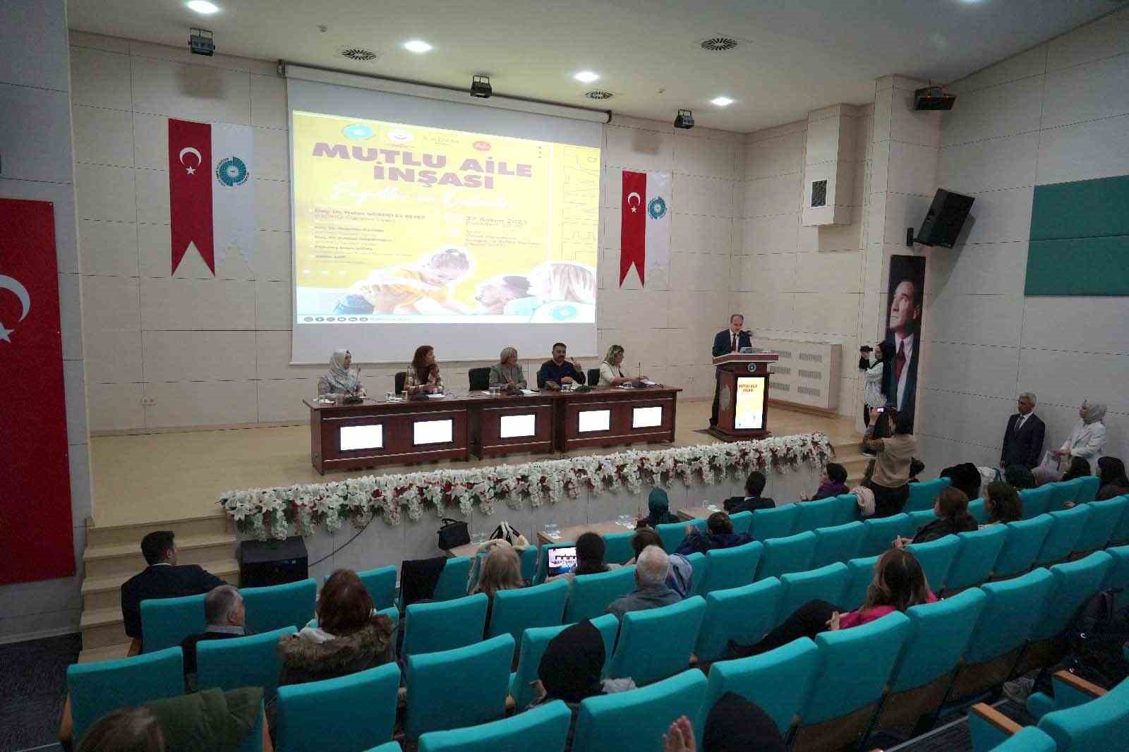 Niğde&rsquo;de Mutlu Aile İnşası Engeller ve &Ouml;nlemler Paneli D&uuml;zenlendi
