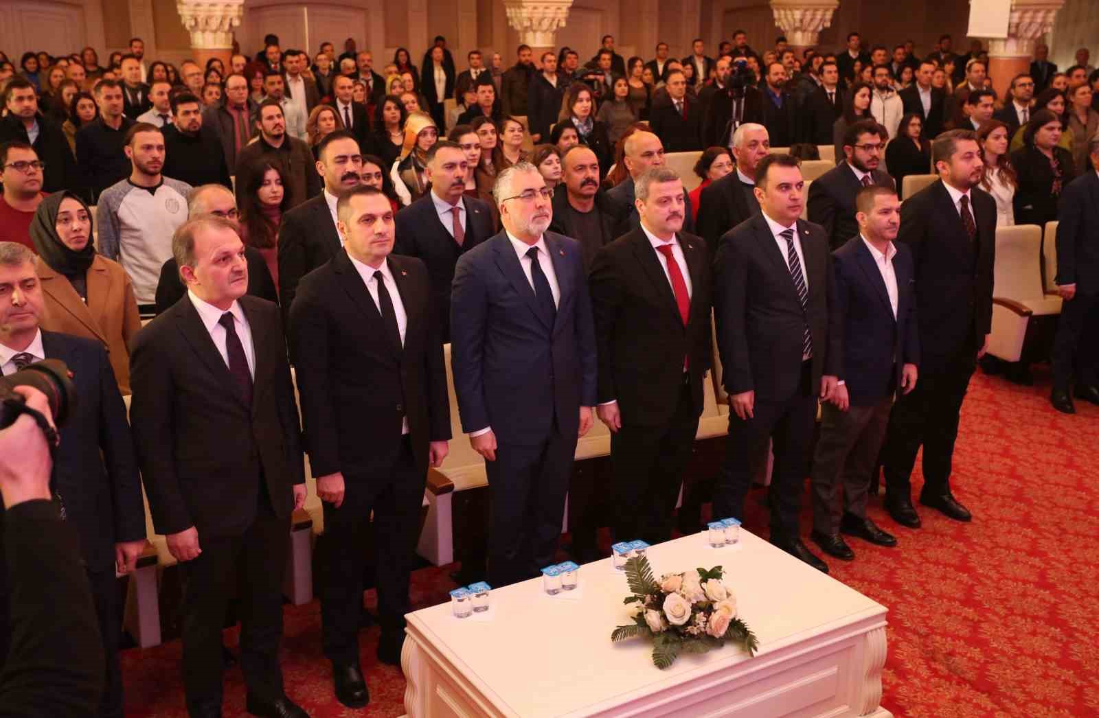 "F&uuml;t&uuml;ristik İş Kolları &Ccedil;alıştayı" Bakan Işıkhan&rsquo;ın katılımıyla Gazi &Uuml;niversitesinde ger&ccedil;ekleştirildi
