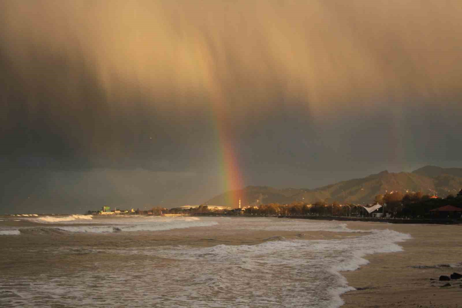 Ordu’da gökyüzünde renk cümbüşü