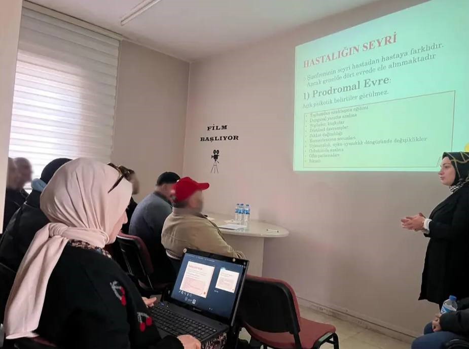 Toplum Ruh Sağlığı Merkezi hastalarına ’Şizofreni Psikoeğitimi’ verildi