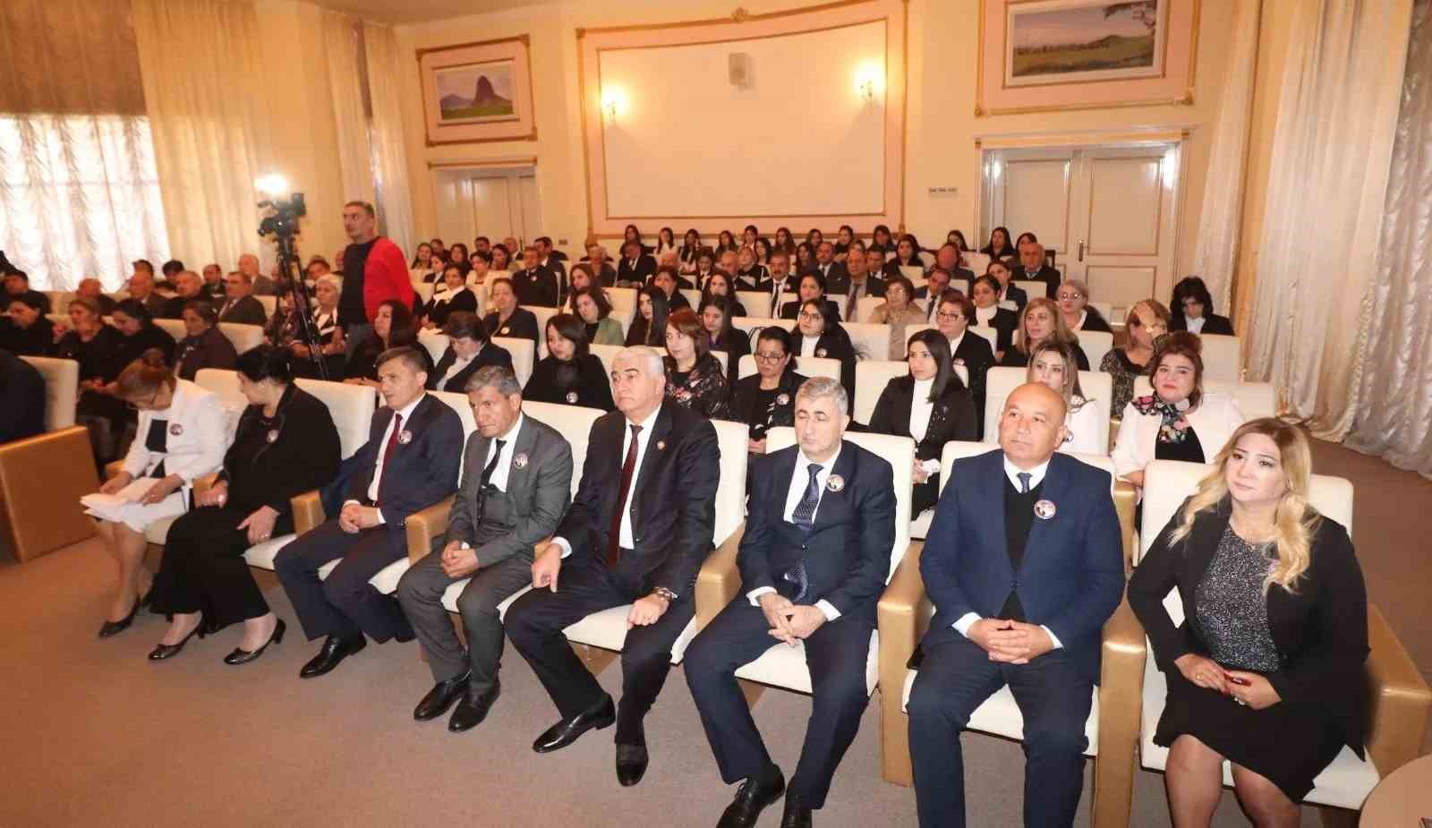 EBY&Uuml; ortaklığında &lsquo;Haydar Aliyev &Ccedil;ağdaş Azerbaycan Cumhuriyeti&rsquo;nin Banisidir&rsquo; konulu uluslararası konferans d&uuml;zenlendi
