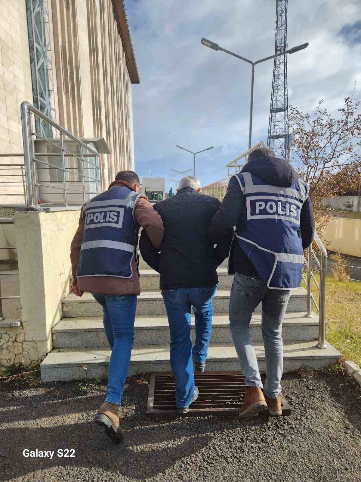Kars&rsquo;ta haklarında arama bulunan 10 kişi yakalandı
