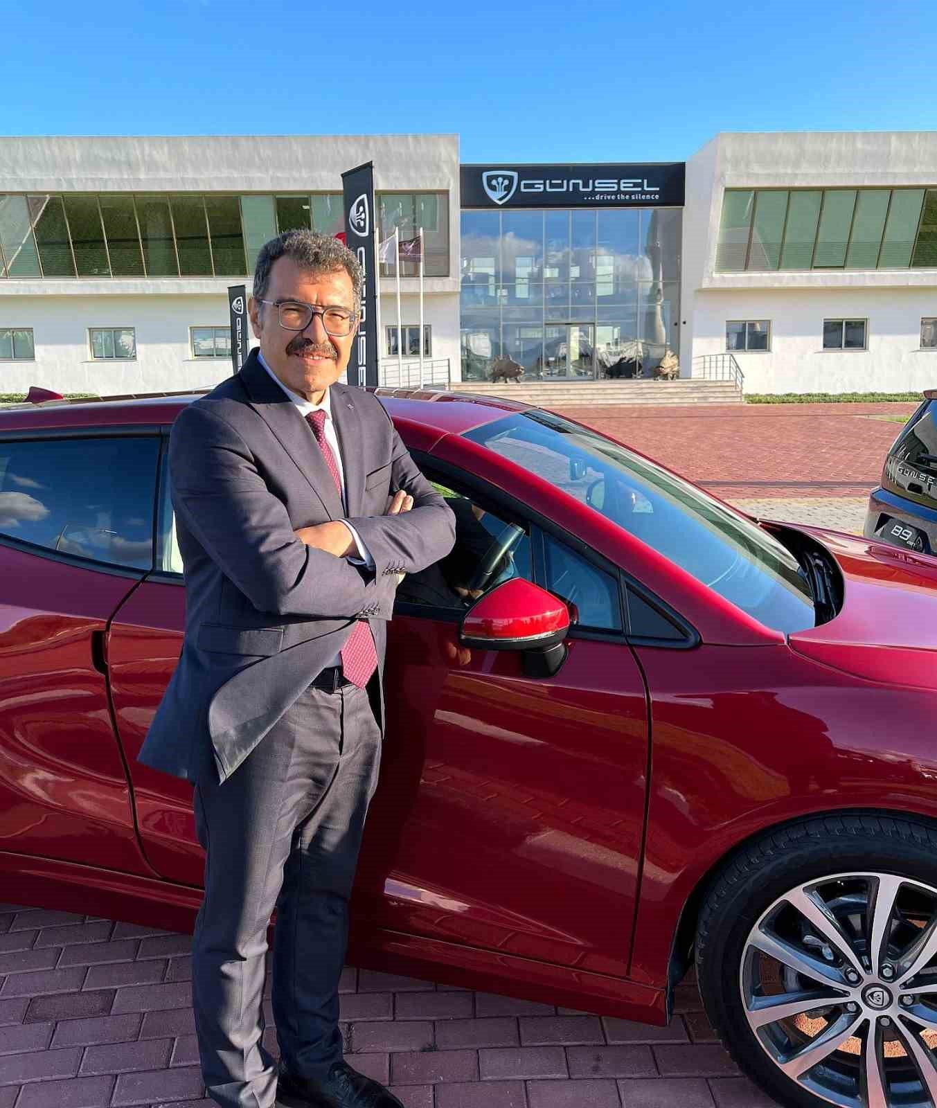 T&Uuml;BİTAK Başkanı Prof. Dr. Hasan Mandal, yapay zeka tabanlı akademisyen Ai. Prof. DUX&rsquo;la tanıştı
