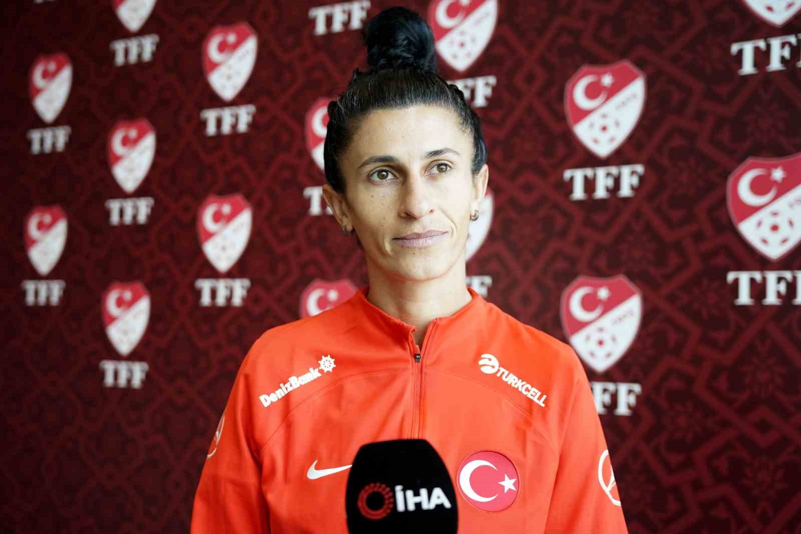 Yağmur Uraz: “En çok Fenerbahçe’de değerli olduğumu hissettim”