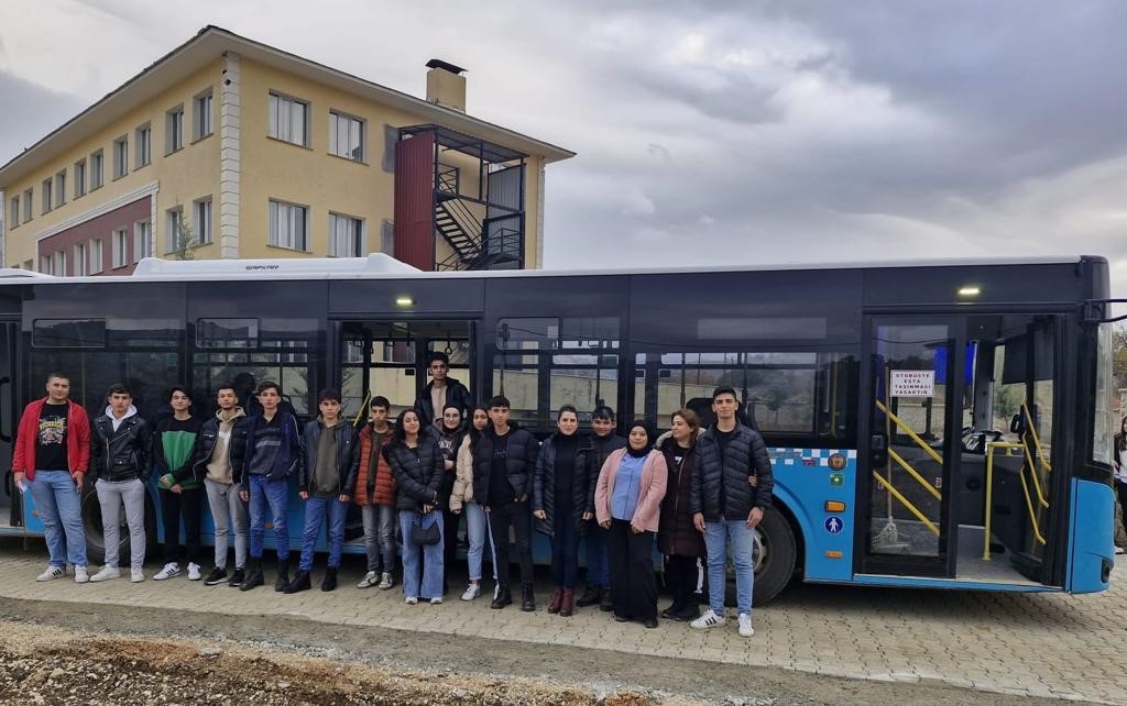 Diyarbakır&rsquo;da 3 bin 800 &ouml;ğrenciyi sinema keyfi yaşadı
