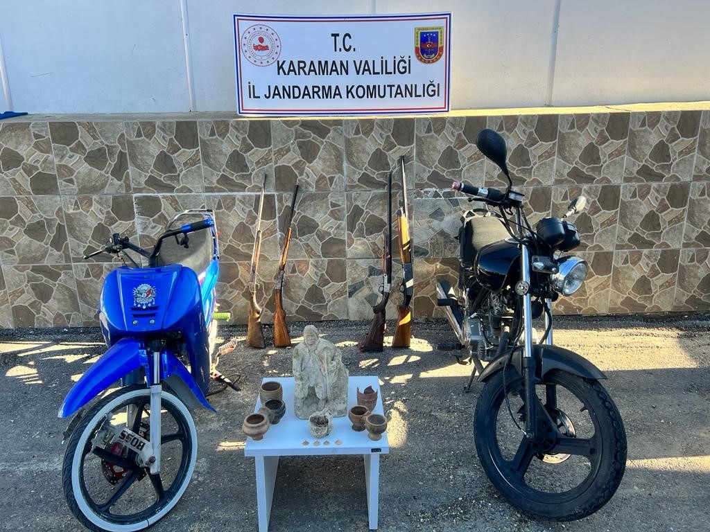 Karaman’da 9 çalıntı motosiklet ve tarihi eserler ele geçirildi
