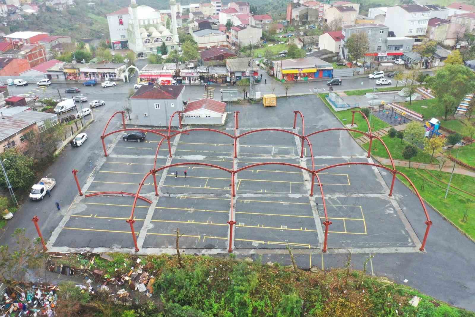 Sultangazi&rsquo;deki semt pazarı kapalı pazara d&ouml;n&uuml;şt&uuml;r&uuml;l&uuml;yor
