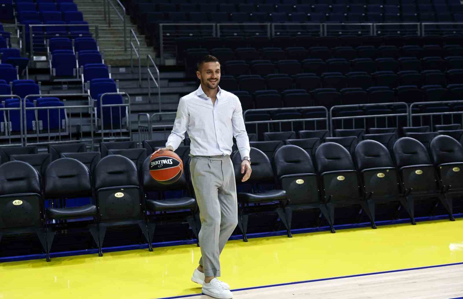 Fenerbah&ccedil;e&rsquo;nin Sırp sporcuları Tadic ile Guduric, bir araya geldi 