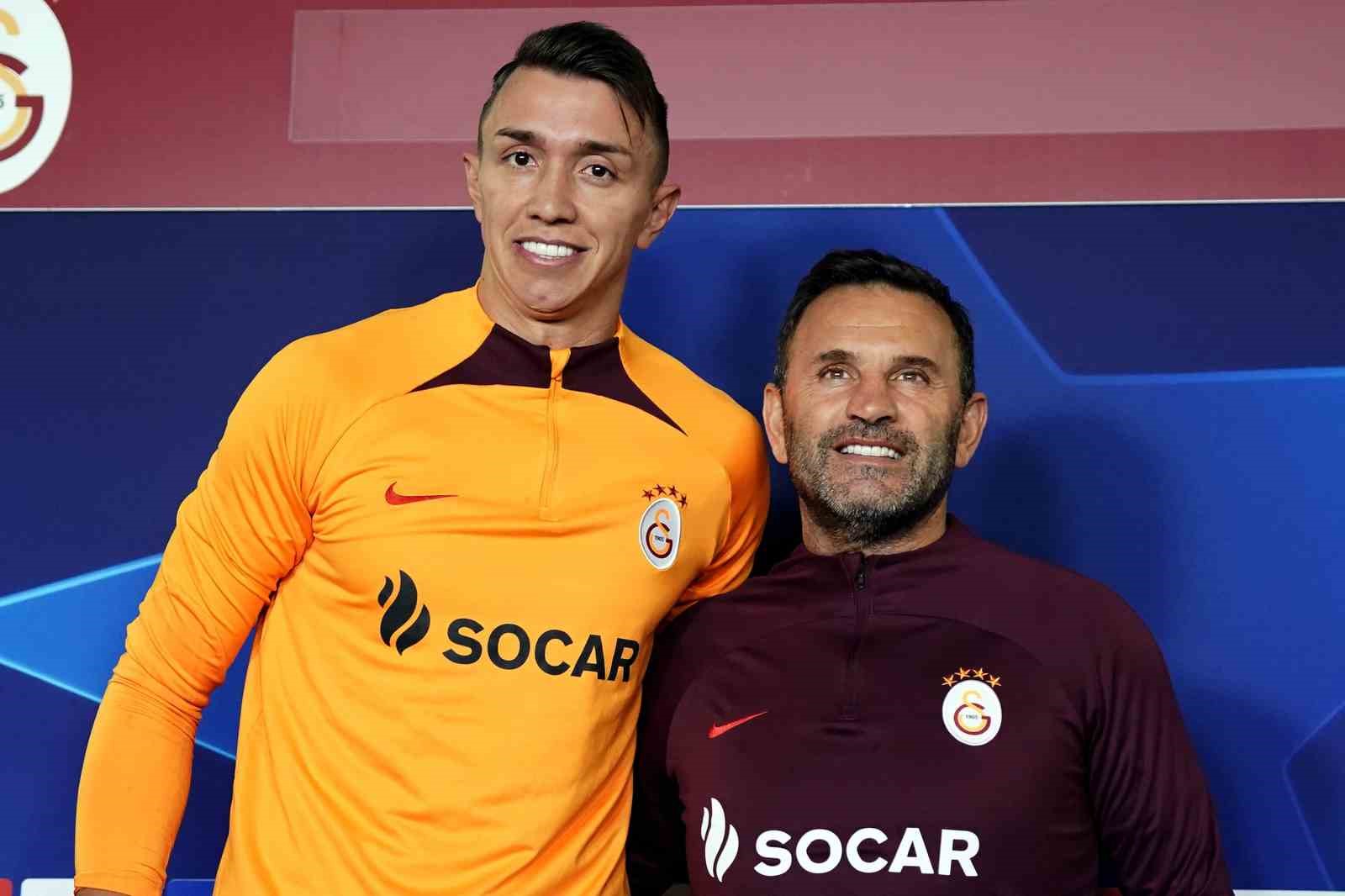 Okan Buruk: "Manchester United karşısında iyi oynayıp kazanmak istiyoruz" 