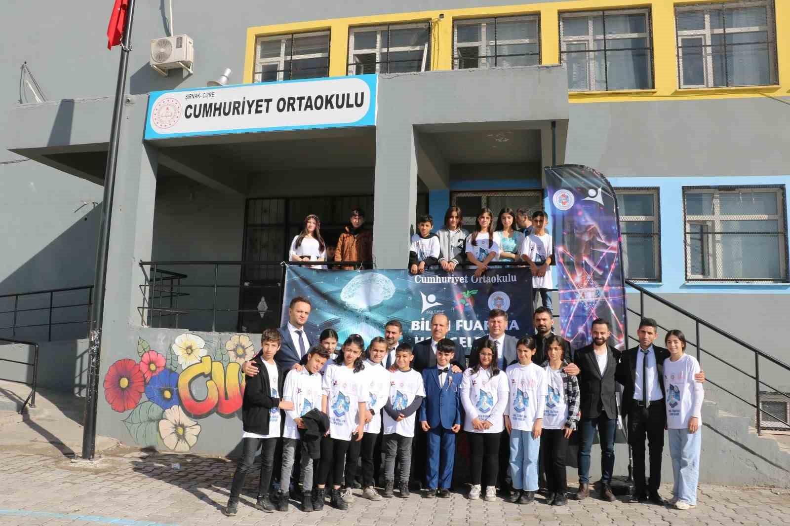 Cizre&rsquo;de &ouml;ğrenciler bilimsel &ccedil;alışmalarını sergiledi
