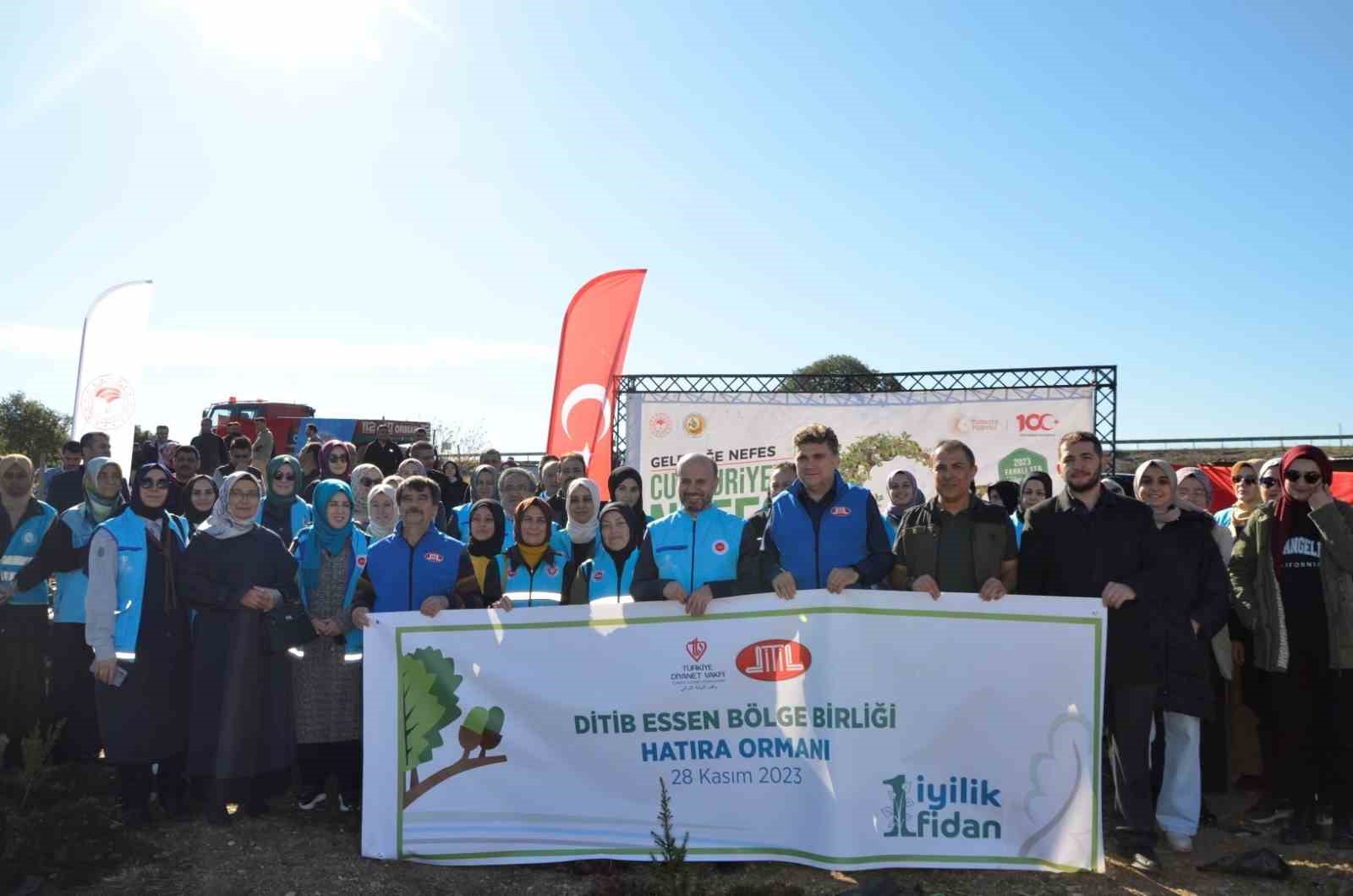 TDV’den depremde hayatını kaybedenler anısına Kahramanmaraş’ta 27 bin fidan dikimi