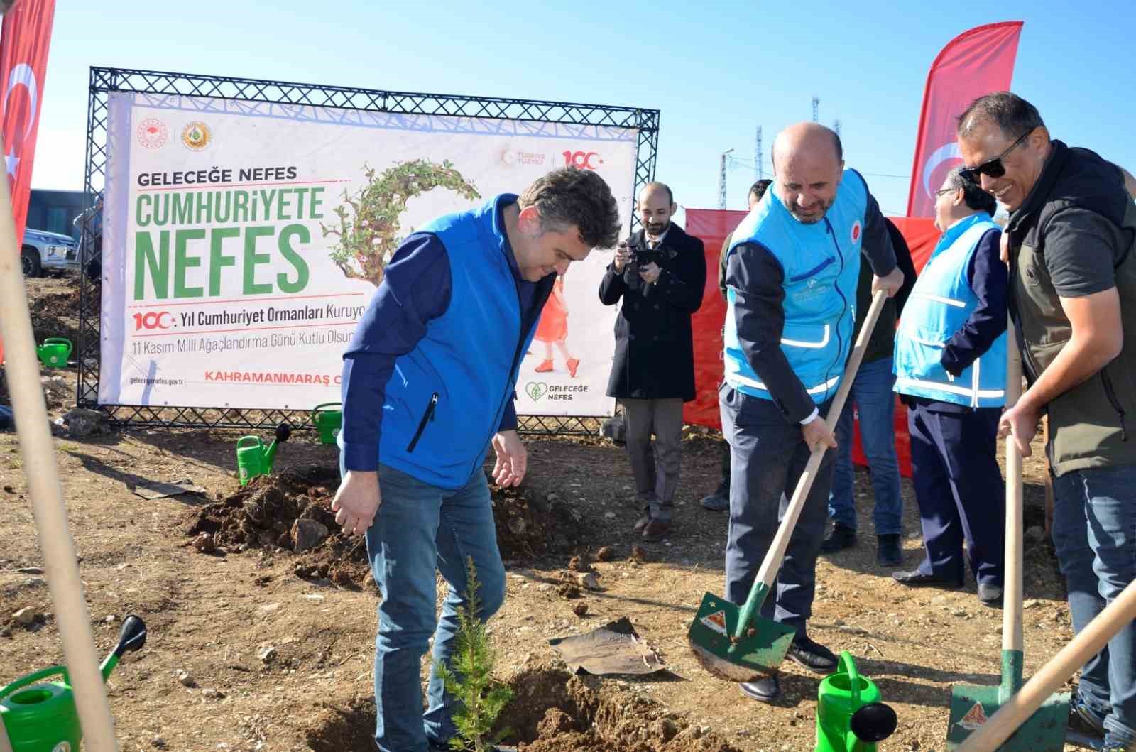 TDVden depremde hayatn kaybedenler ansna Kahramanmarata 27 bin fidan dikimi
