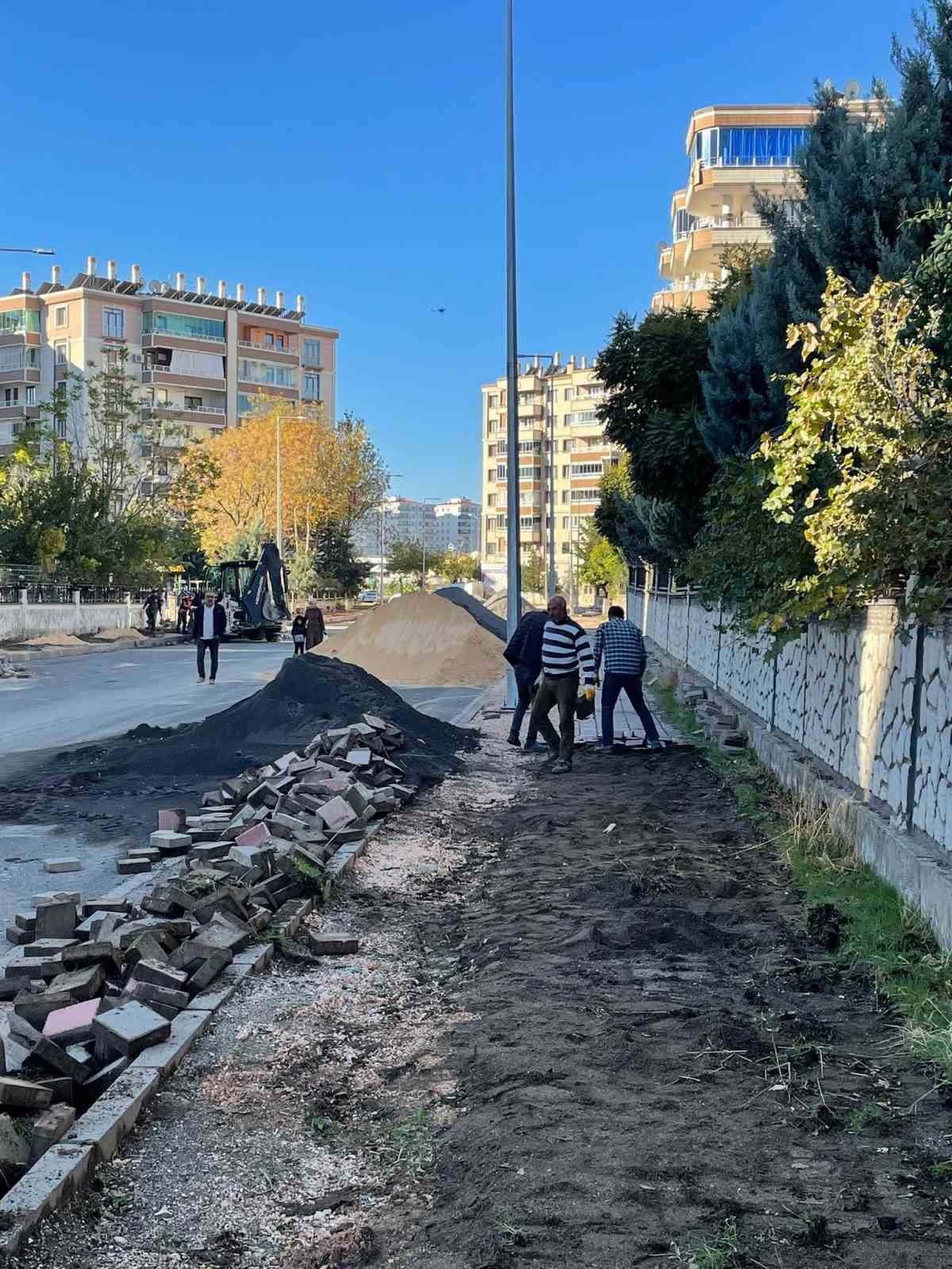 Balar ilesinde yol iyiletirme almalar devam ediyor
