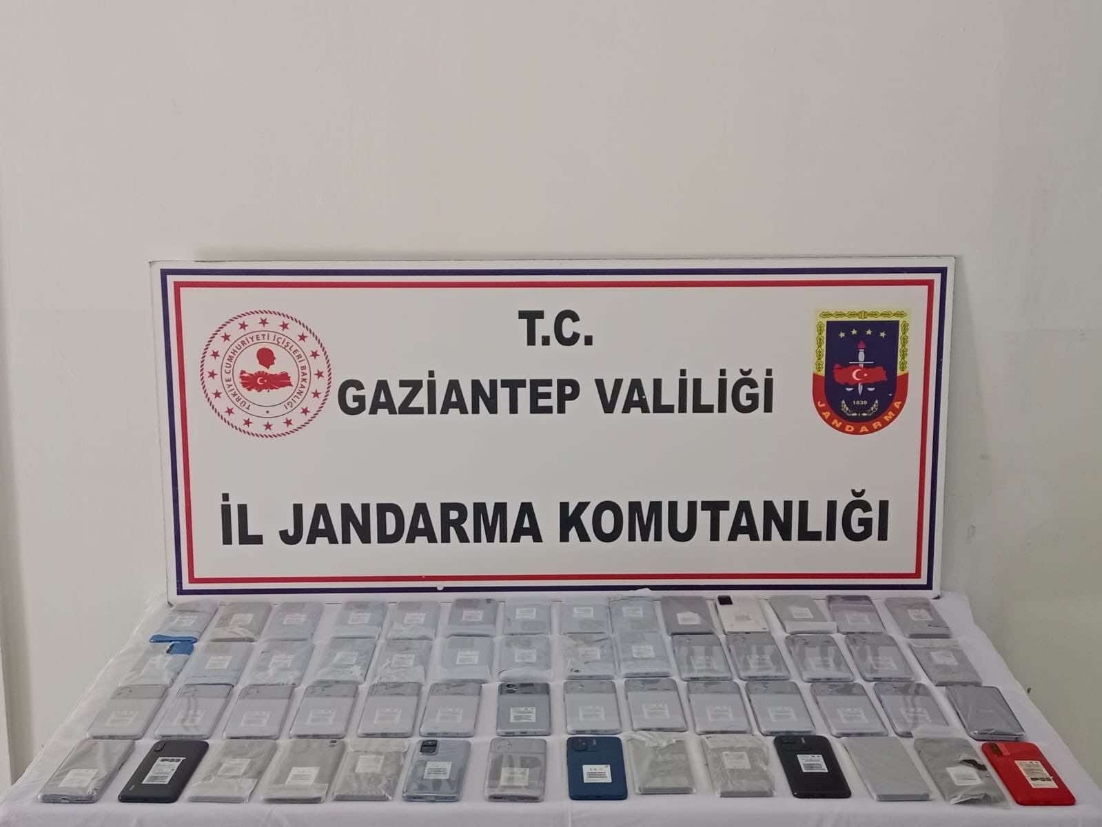 Gaziantep’te 1 milyon lira değerinde kaçak telefon ele geçirildi