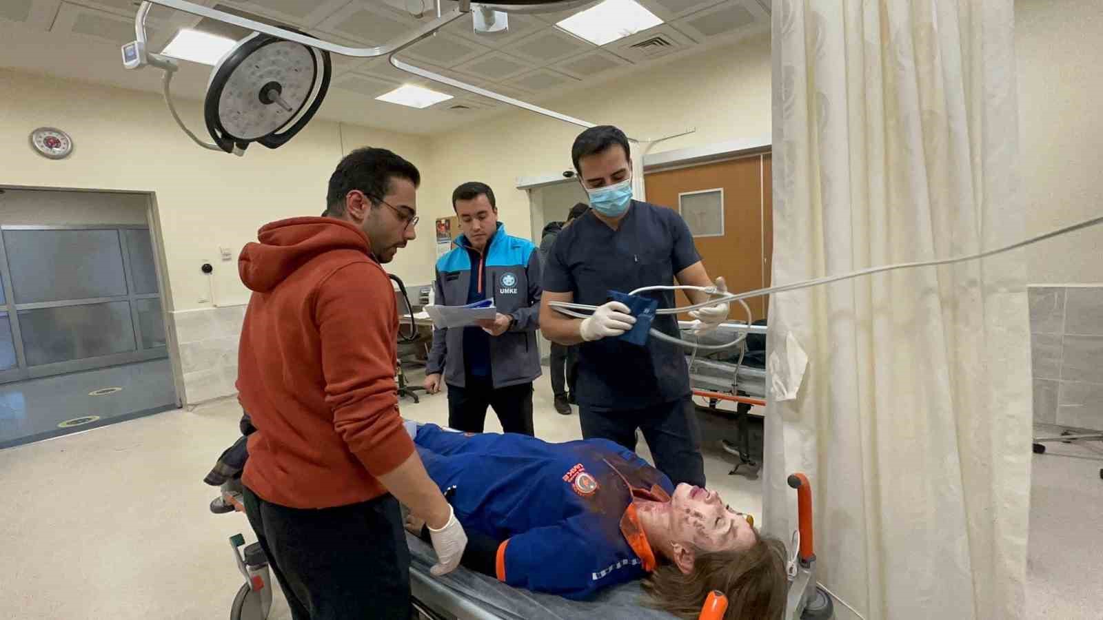 Kırklareli’deki deprem tatbikatı gerçeği aratmadı