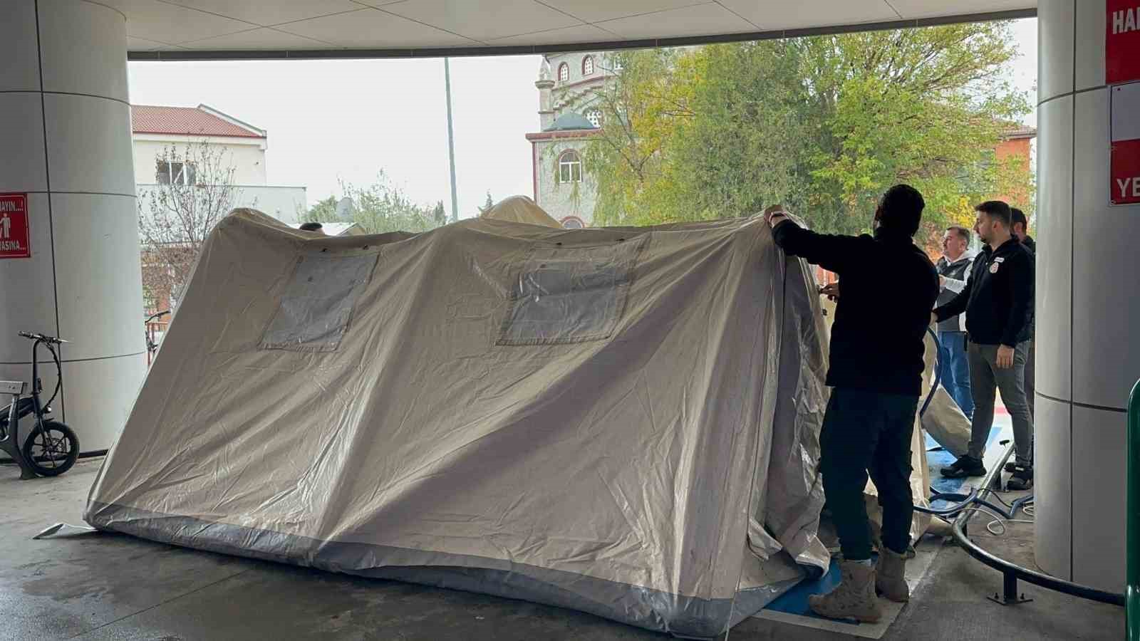 Kırklareli&rsquo;deki deprem tatbikatı ger&ccedil;eği aratmadı
