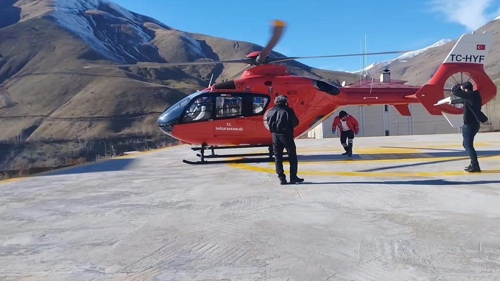 Helikopter ambulans aynı gün Bahçesaray ilçesine 2 kez havalandı