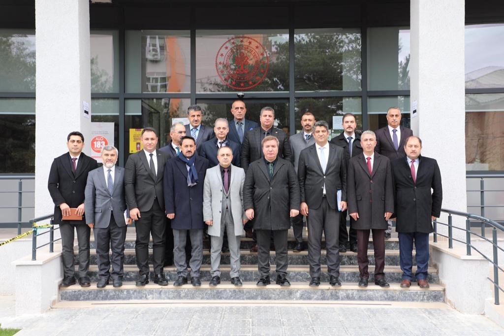 Vali Aydoğdu, &ldquo;Halk G&uuml;n&uuml;&rdquo; toplantısında vatandaşları dinledi
