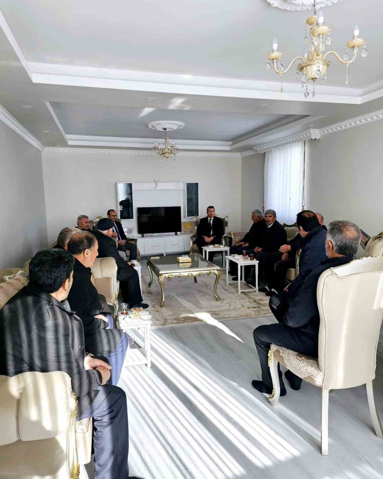 Tutak Kaymakamı Adıbelli, il&ccedil;edeki k&ouml;yleri ziyaret etti

