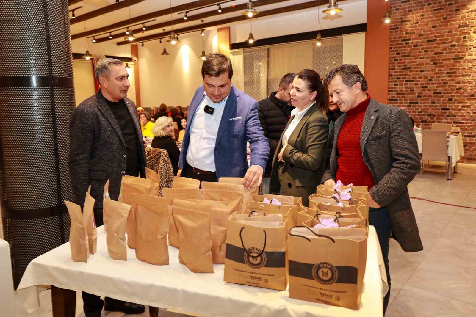 Z&uuml;mra Tarhanası kadıların y&uuml;z&uuml;n&uuml; g&uuml;ld&uuml;rd&uuml;
