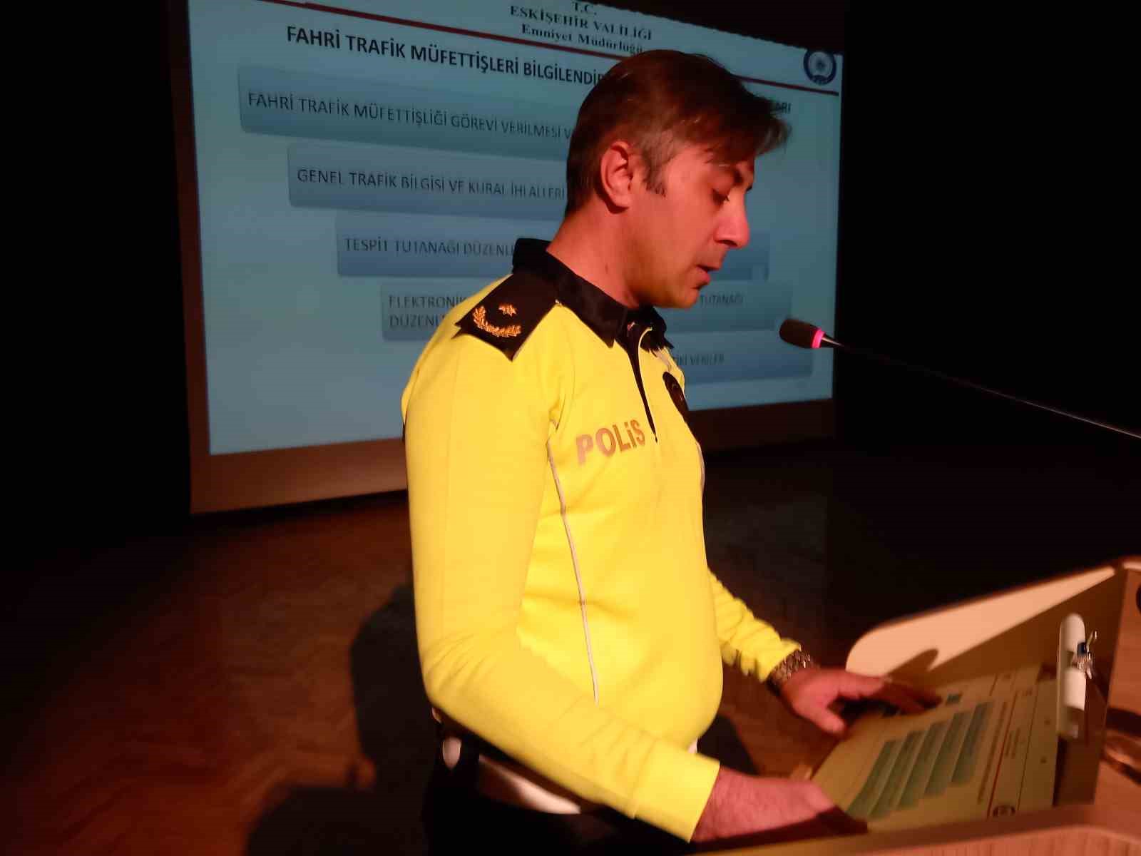 Eskişehir’de fahri trafik müfettişlerine bilgilendirme toplantısı