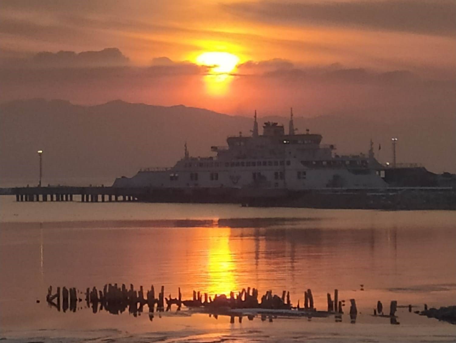 G&uuml;neşin kenti Van&rsquo;da muhteşem g&uuml;n batımı
