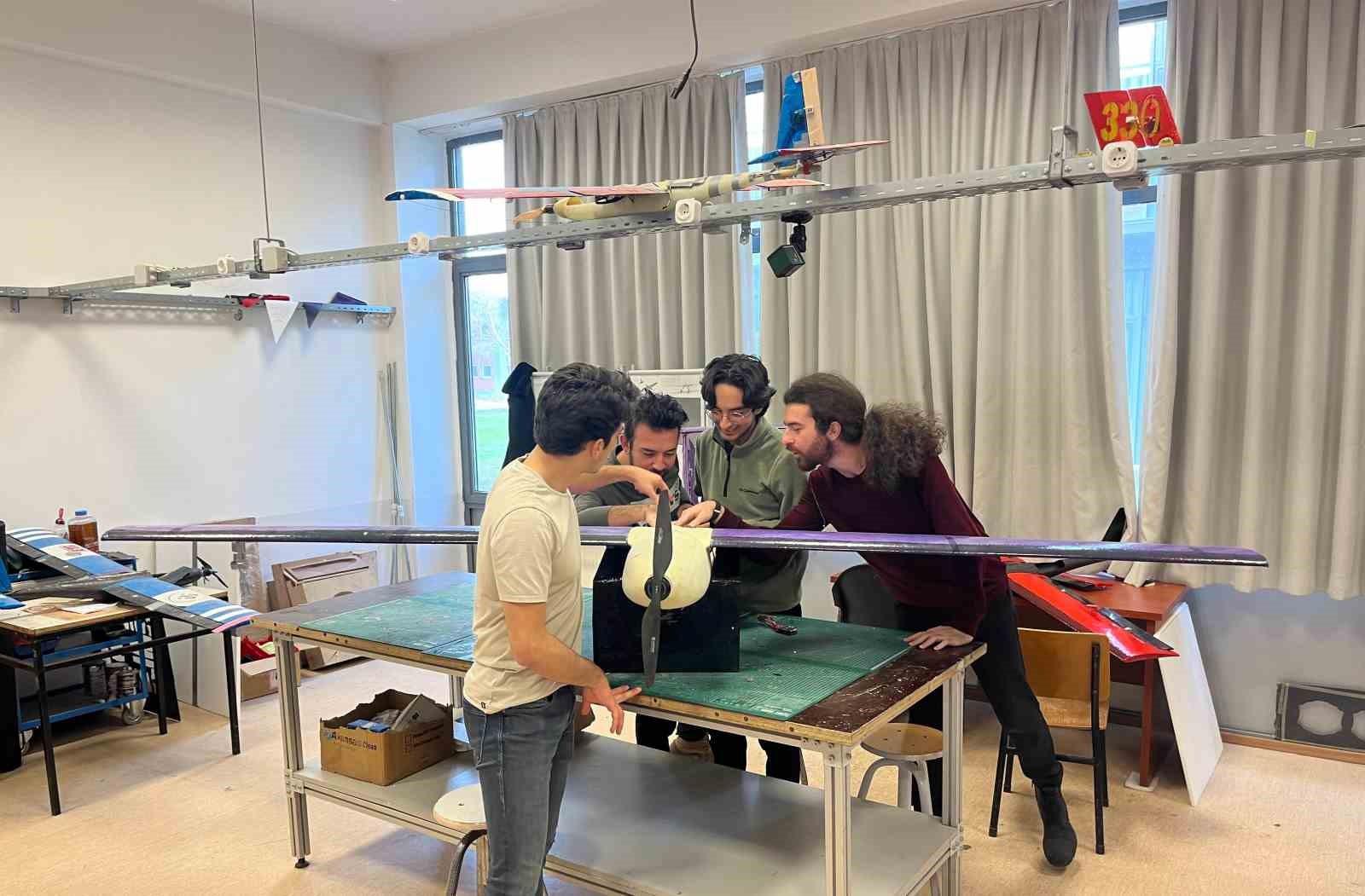 EST&Uuml;&rsquo;l&uuml; &ouml;ğrenciler hidrojenle u&ccedil;abilecek İHA i&ccedil;in yoğun emek harcıyor
