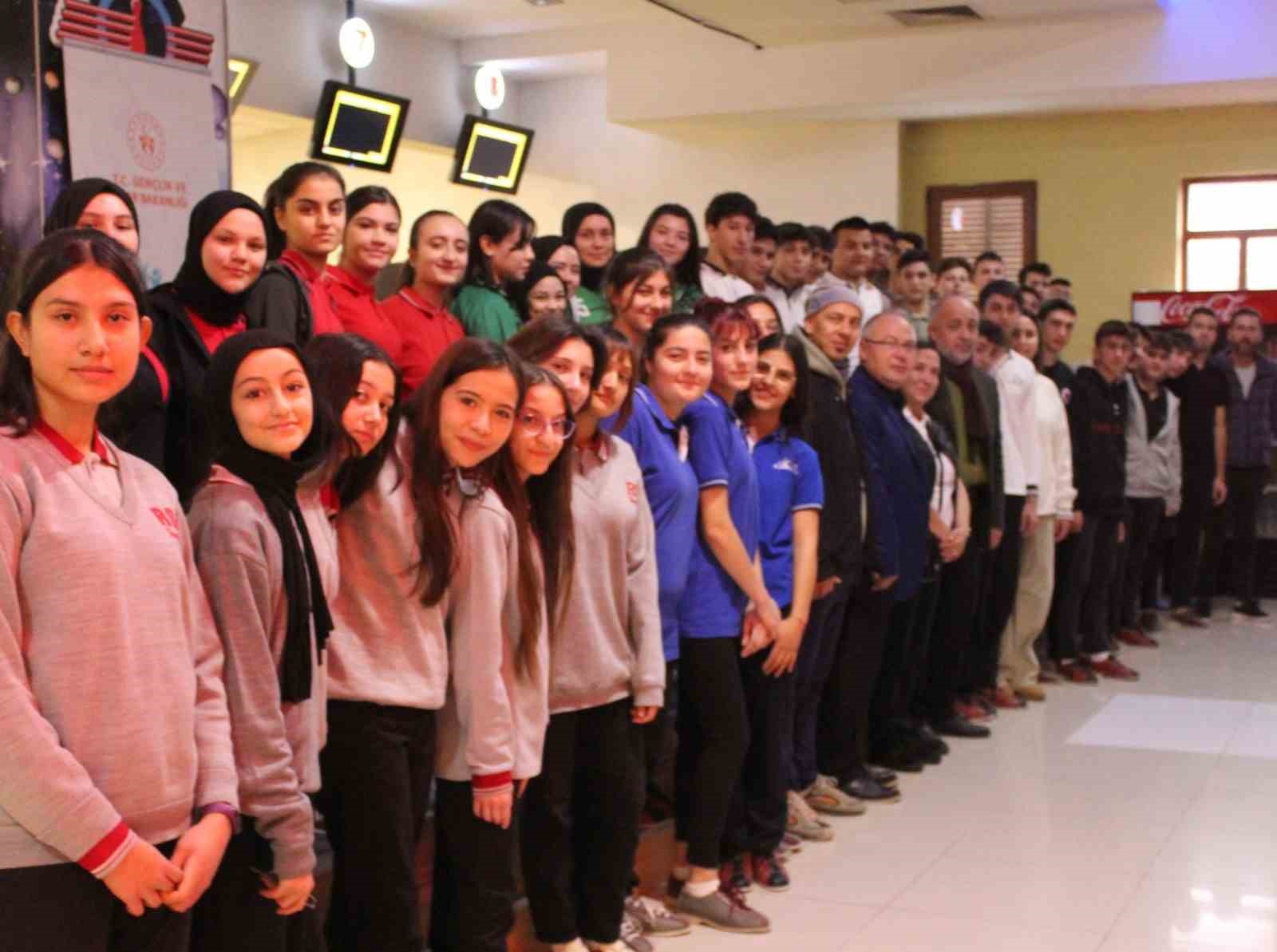 Afyonkarahisar’da Okul Sporları Bowling Turnuvası ilk kez düzenlendi