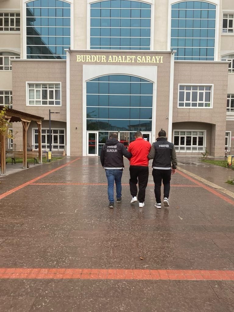 Burdur&rsquo;da uyuşturucu operasyonunda 1 şahıs tutuklandı
