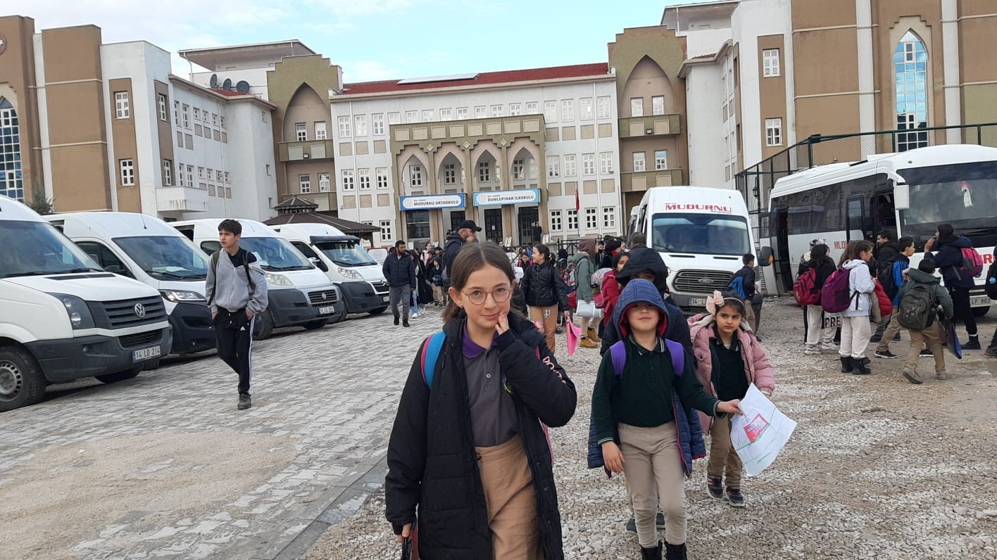 530 öğrencinin taşımalı gittiği okullara polislerden sıkı denetim
