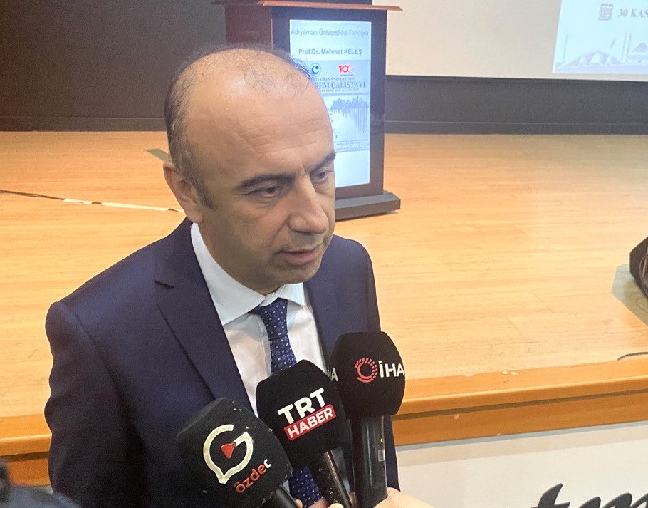 Adıyaman&rsquo;da duygusal anların yaşandığı deprem &ccedil;alıştayı d&uuml;zenlendi
