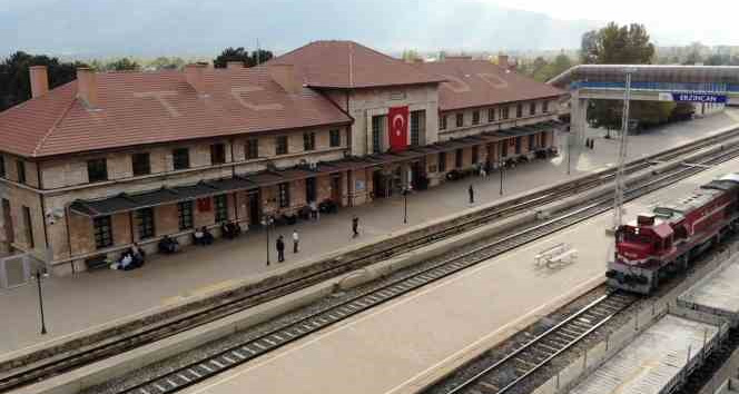Depremlerin yıkamadığı bina: Erzincan Tren Garı