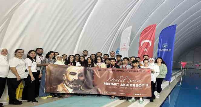 Karaman’da İstiklal Marşı’nın kabulü ve Mehmet Akif Ersoy’u anma yüzme yarışması düzenlendi