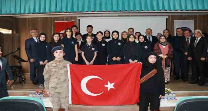 Çiftlikköy’de İstiklal Marşı’nın kabulünün 102’inci yıldönümü kutlandı