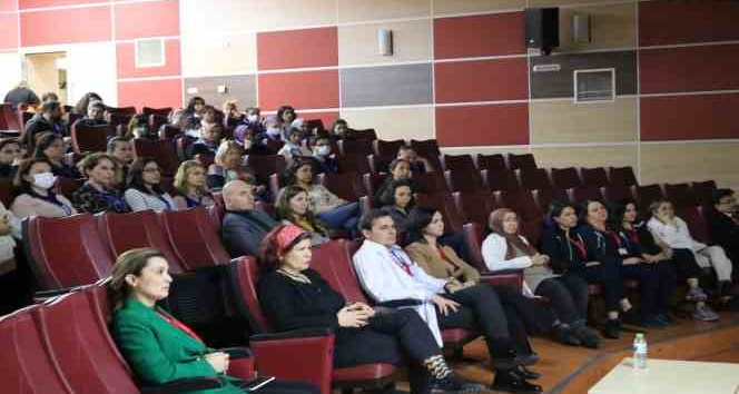 Sağlık çalışanlarına "depremzedelere yaklaşımda psikoloji" eğitimi