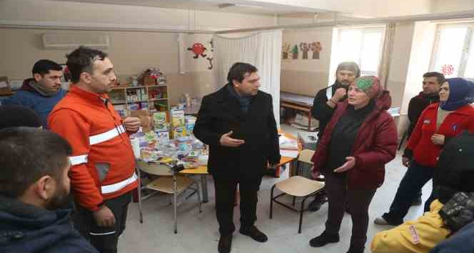 Uşak’ta depremzede vatandaşlar için çalışmalar sürüyor