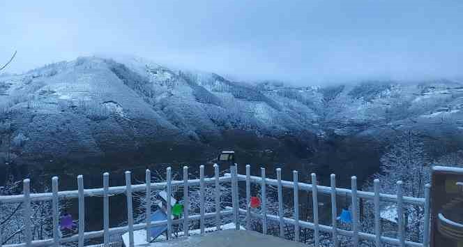Ordu’da ilkbaharda kar sürprizi