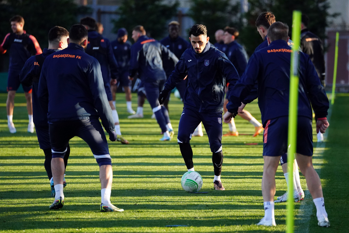 Başakşehir, Gent maçının hazırlıklarını tamamladı
