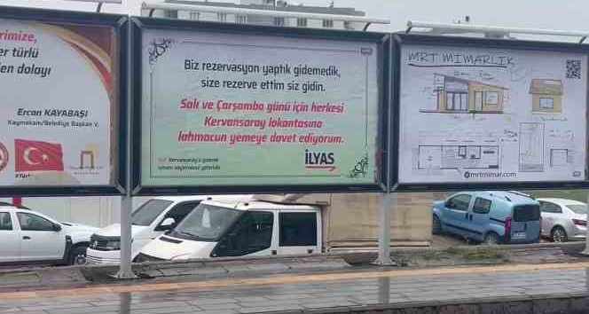 Sevdiği kadınla ayrılınca sevgilisinin en sevdiği yemeği ilçeye ısmarladı