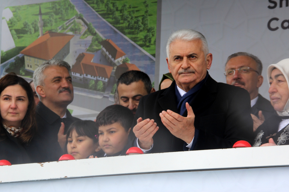 Binali Yıldırım'ın annesi vefat etti