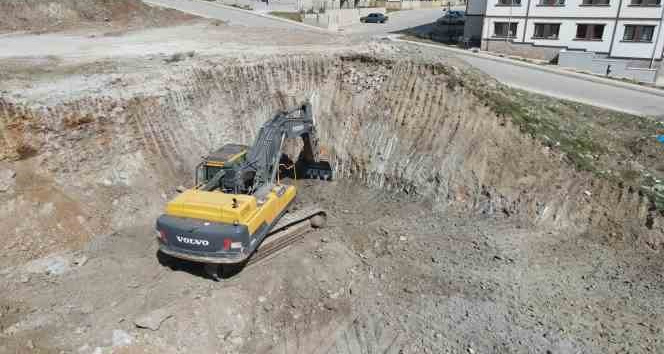 Kahramanmaraş merkezde kalıcı konutlar için ilk kazma vuruldu