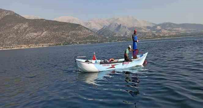 Eğirdir Gölü’nde av yasağı başladı