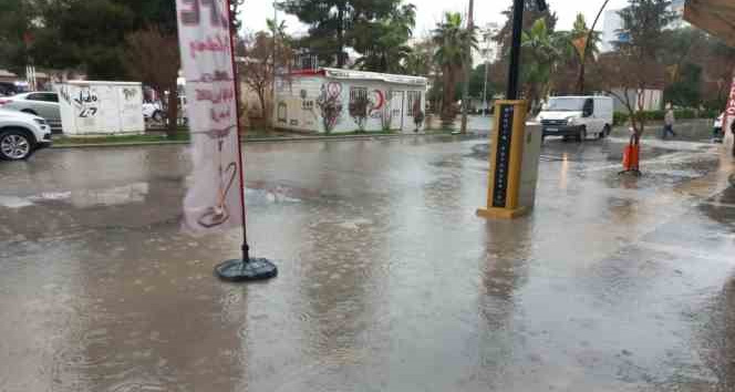 Kızıltepe’de 30 dakikada caddeler göle döndü