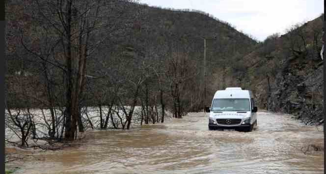 Munzur Çayı taştı, Ovacık yolu ulaşıma kapatıldı