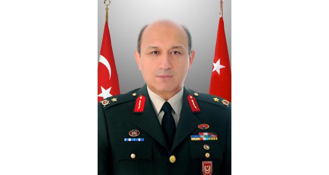 Milli Savunma Bakanı Akar’ın Özel Kalem Müdürü Tuğgeneral Remzi Albasan, 40 seneyi aşkın süredir giydiği üniformasını çıkarttı