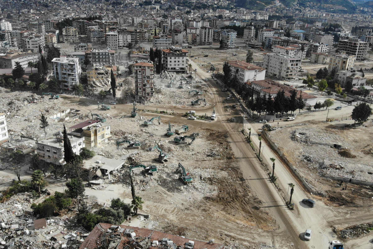 Hatay'daki enkaz kaldırma çalışmaları havadan görüntülendi