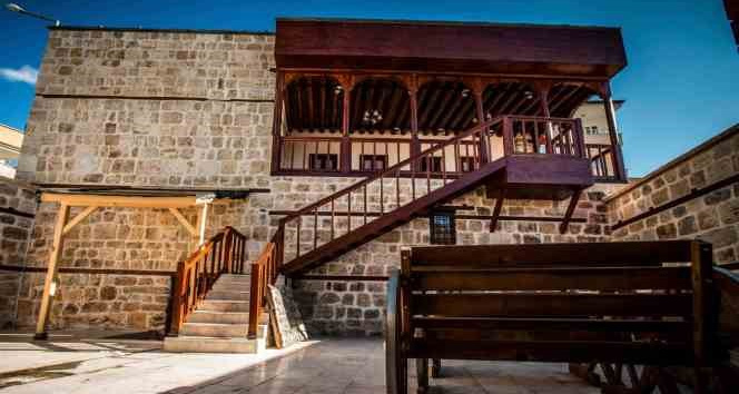 Tarihi konak depremde hasar almadı