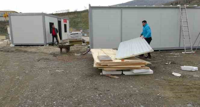 Konteyner kente hayırseverlerden destek