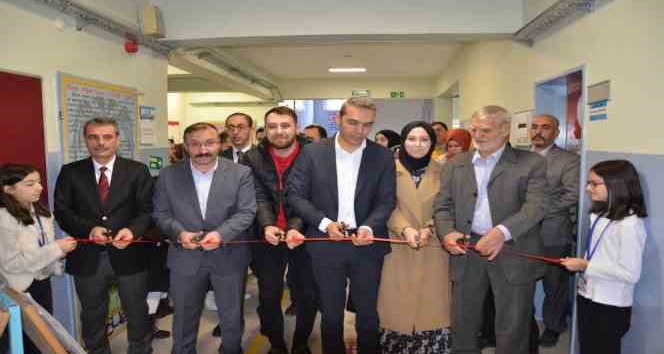 Gazi Emet İlkokulu’nda sıfır atık kütüphanesi ve matematik koridoru açıldı