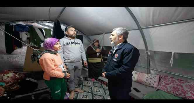 Müftülük personeli depremzedeleri yalnız bırakmıyor